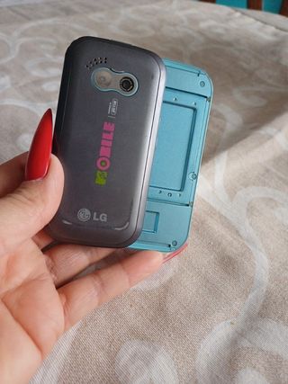 cellulare LG a calcolatrice funzionante