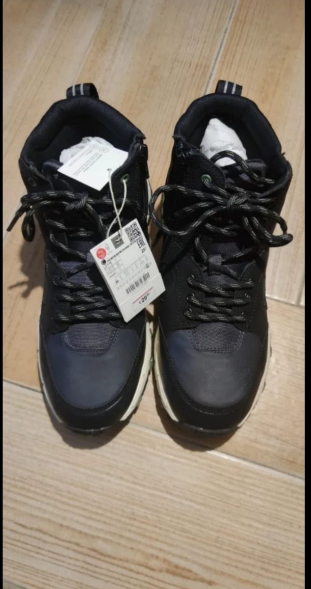 Calzado montaña Zara