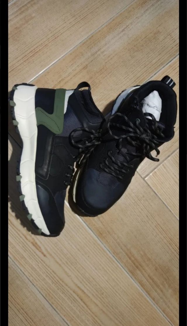 Calzado montaña Zara