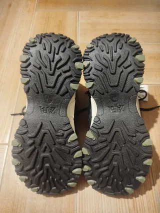 Calzado estilo montaña Zara