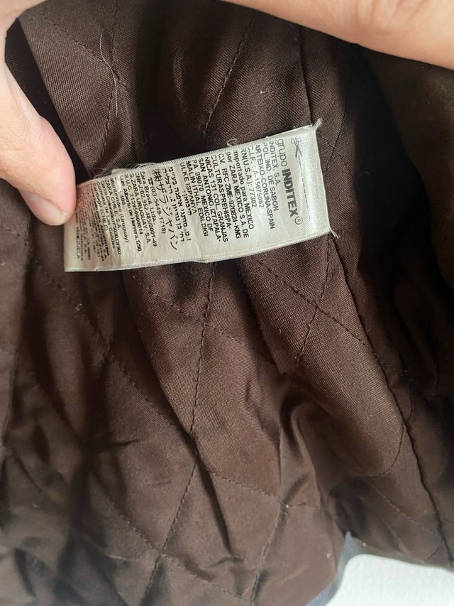 Cazadora Zara mujer de cuero marrón