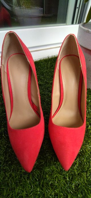 Zapato tacón ante color coral