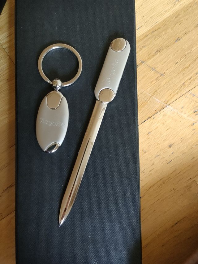 Llavero y abrecartas grabado Begoña