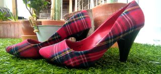 Zapato salón cuadro escocés