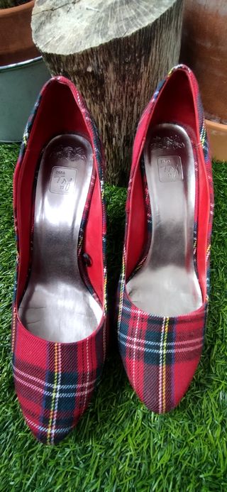 Zapato salón cuadro escocés