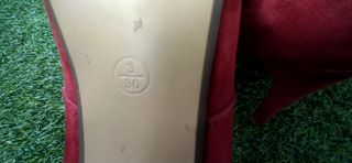 Botín con cordones ante rojo