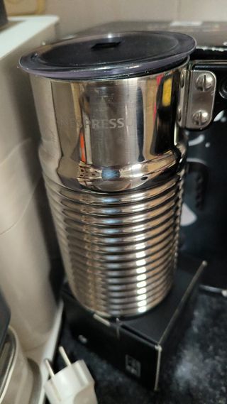 Cafetera Nespresso y Aeroccino