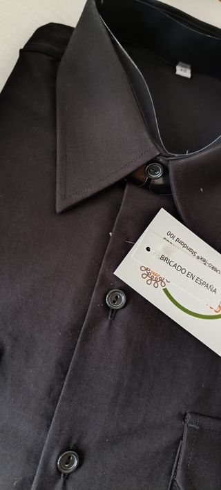 Camisas militares masculinas y femeninas.