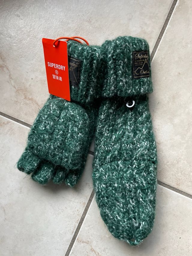 guanti verdi mezza dita e manopola Superdry