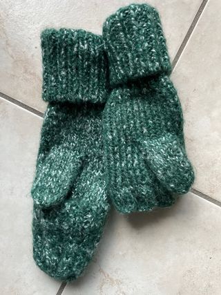 guanti verdi mezza dita e manopola Superdry