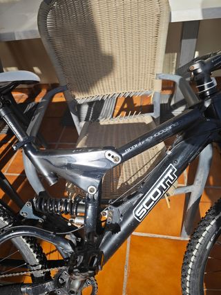 Bicicleta descenso scott highoctane