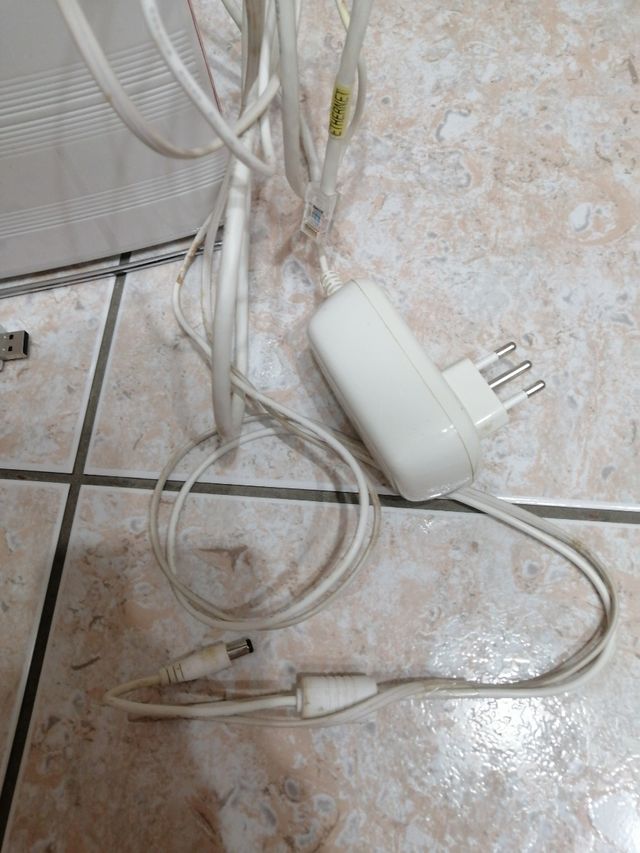 Modem ADSL Vodafone Model HG553 con chiavetta USB