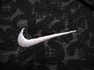 Sudadera Nike negra con capucha