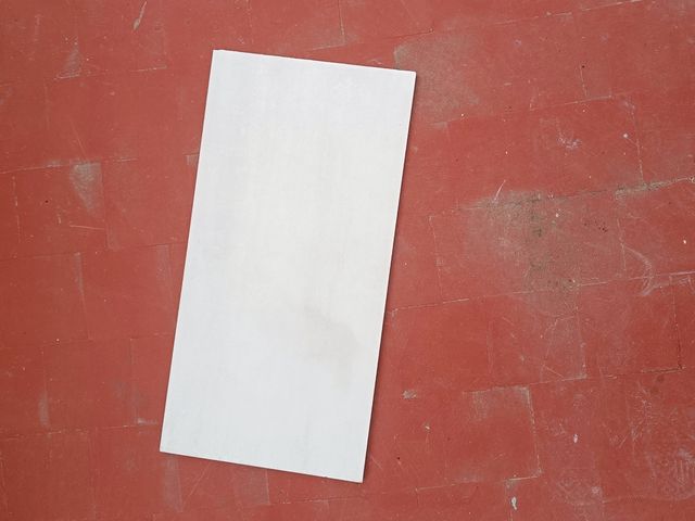 Baldosa de pared nueva