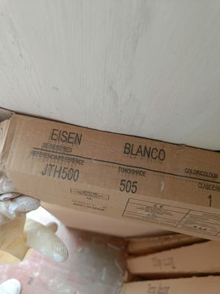 Baldosa de pared nueva