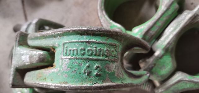 Abrazadera doble giratoria andamio