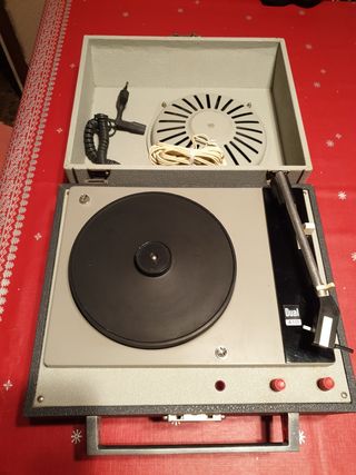 Tocadiscos portatil marca dual 410 perfe