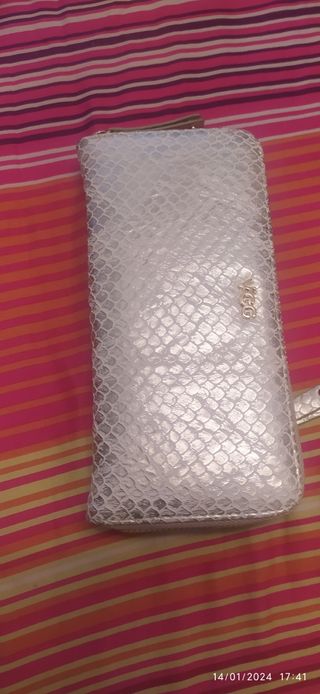 Monedero nuevo blanco perlado 