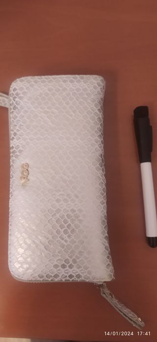 Monedero nuevo blanco perlado 
