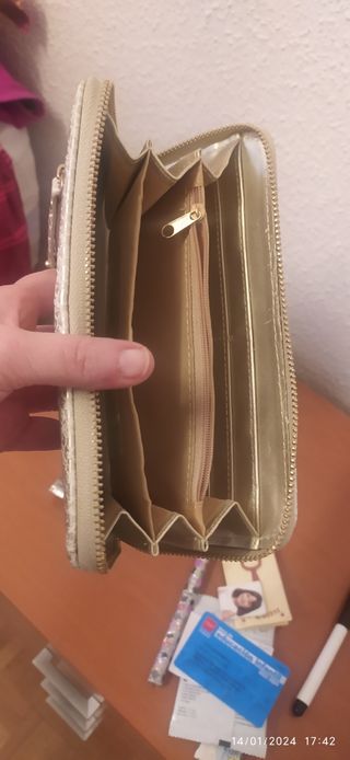 Monedero nuevo blanco perlado 