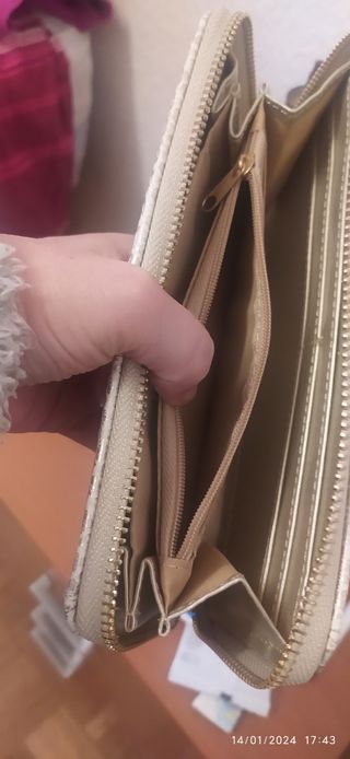 Monedero nuevo blanco perlado 