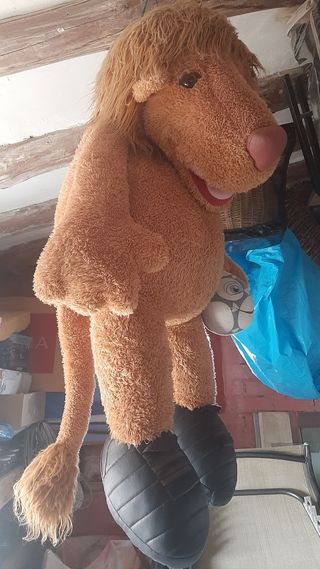 Peluche gigante Leon R. Zaragoza