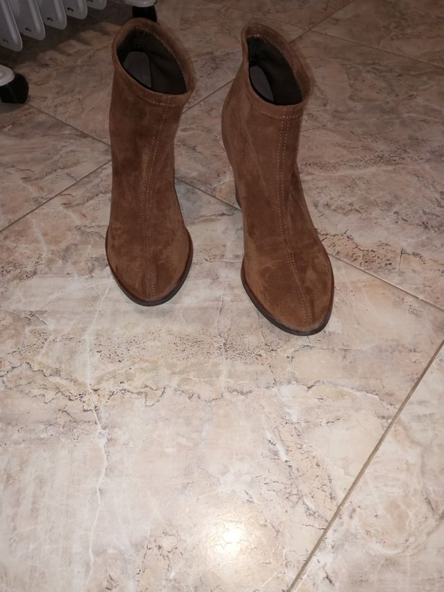 Botines imitación piel marron