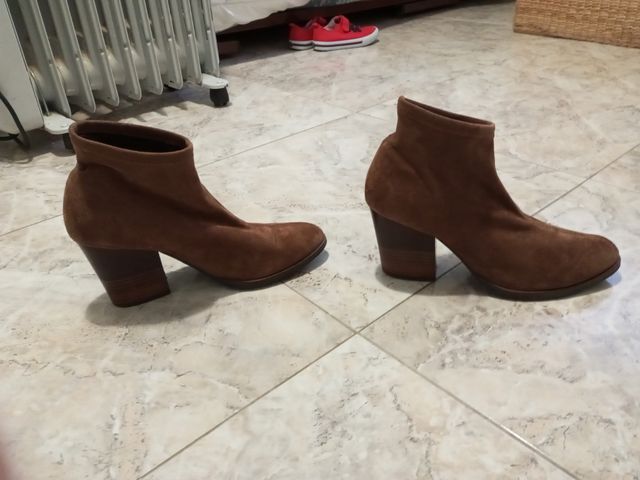 Botines imitación piel marron