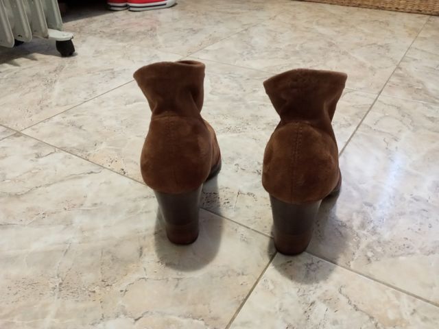 Botines imitación piel marron