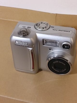 NIKON COMPATTA coolpix775