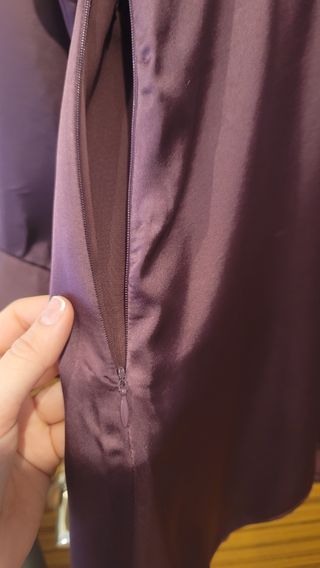 Vestido satinado cruzado Zara morado
