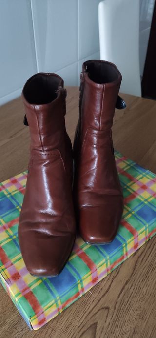 Botines piel.