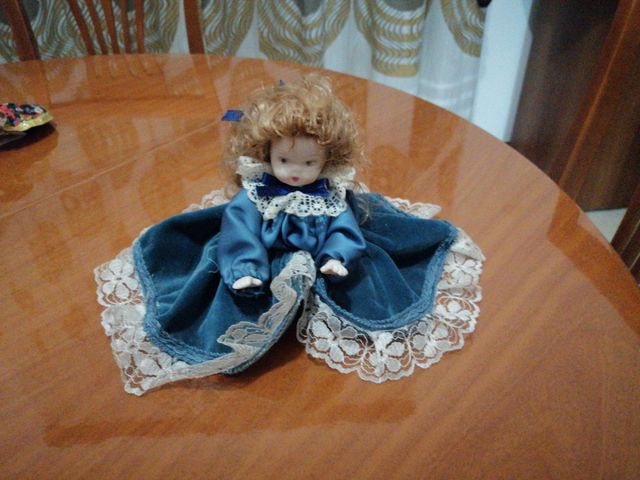 Bambola porcellana capodimonte