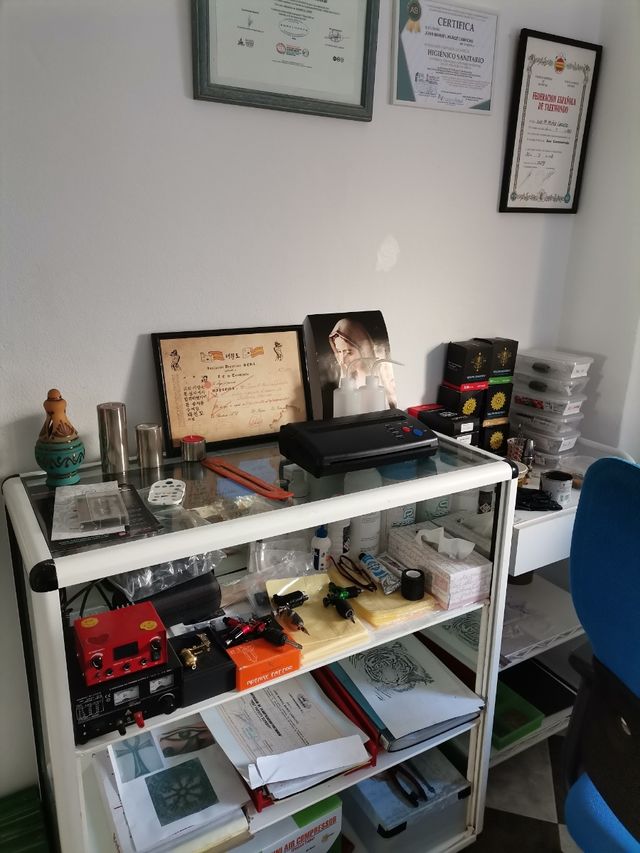 Vendo Material completo para Tatuar.