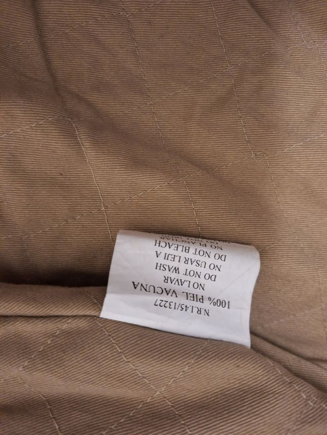 Cazadora estilo motera