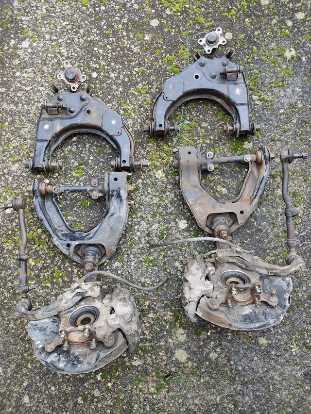 Trapecios y Bujes con pinzas de freno