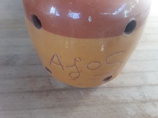 Antiguo Bote de Cerámica para Ajos.