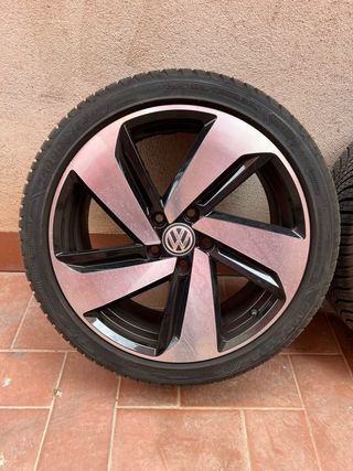 Llantas VW Milton Keynes 18”+Good Year al 90%!!