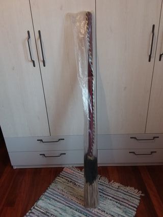 Escoba disfraz de bruja adulto