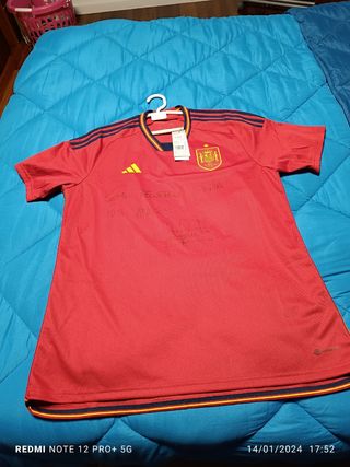 Camiseta firmada por Luis de la fuente 