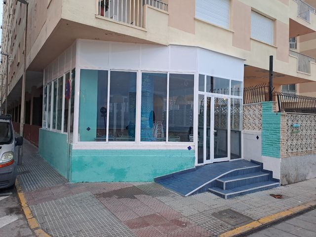 Puertas ventanas porches panel sanwich