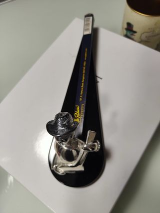 Ottaviani appoggia incenso o fermacarte