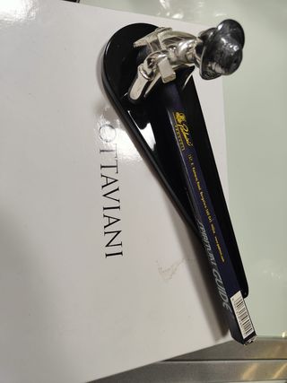 Ottaviani appoggia incenso o fermacarte