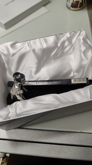 Ottaviani appoggia incenso o fermacarte