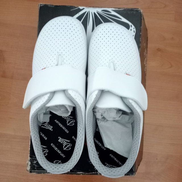 zapatos zueco cerrados