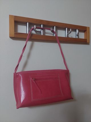 Bolso de piel fucsia