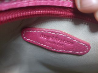 Bolso de piel fucsia
