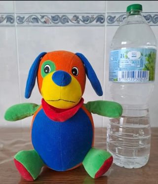 Tres peluches infantiles.