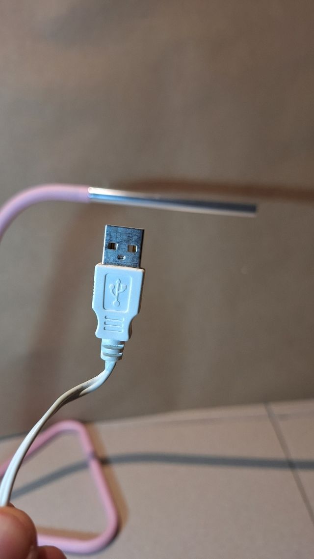 Lampara flexo Rosa Ikea Led