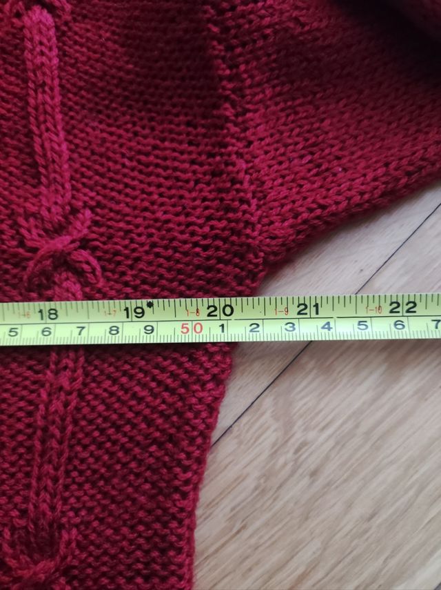 Maglione girocollo rosso a trecce